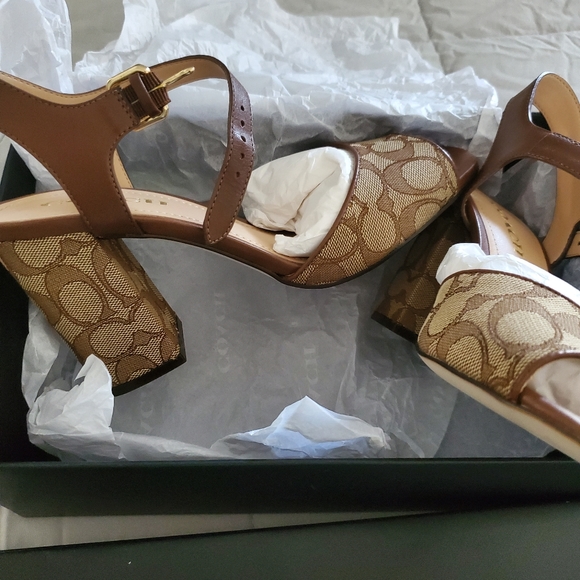 NIB Beautiful Marla Block Heel Sandal In Signature Jacquard~Canvas Leather - Picture 3 of 10
